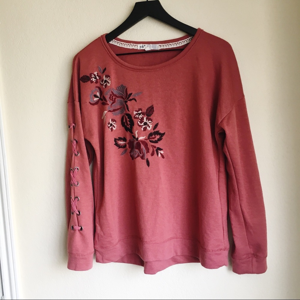 Jolt Embroidered Lace up Sleeve Sweater size XL